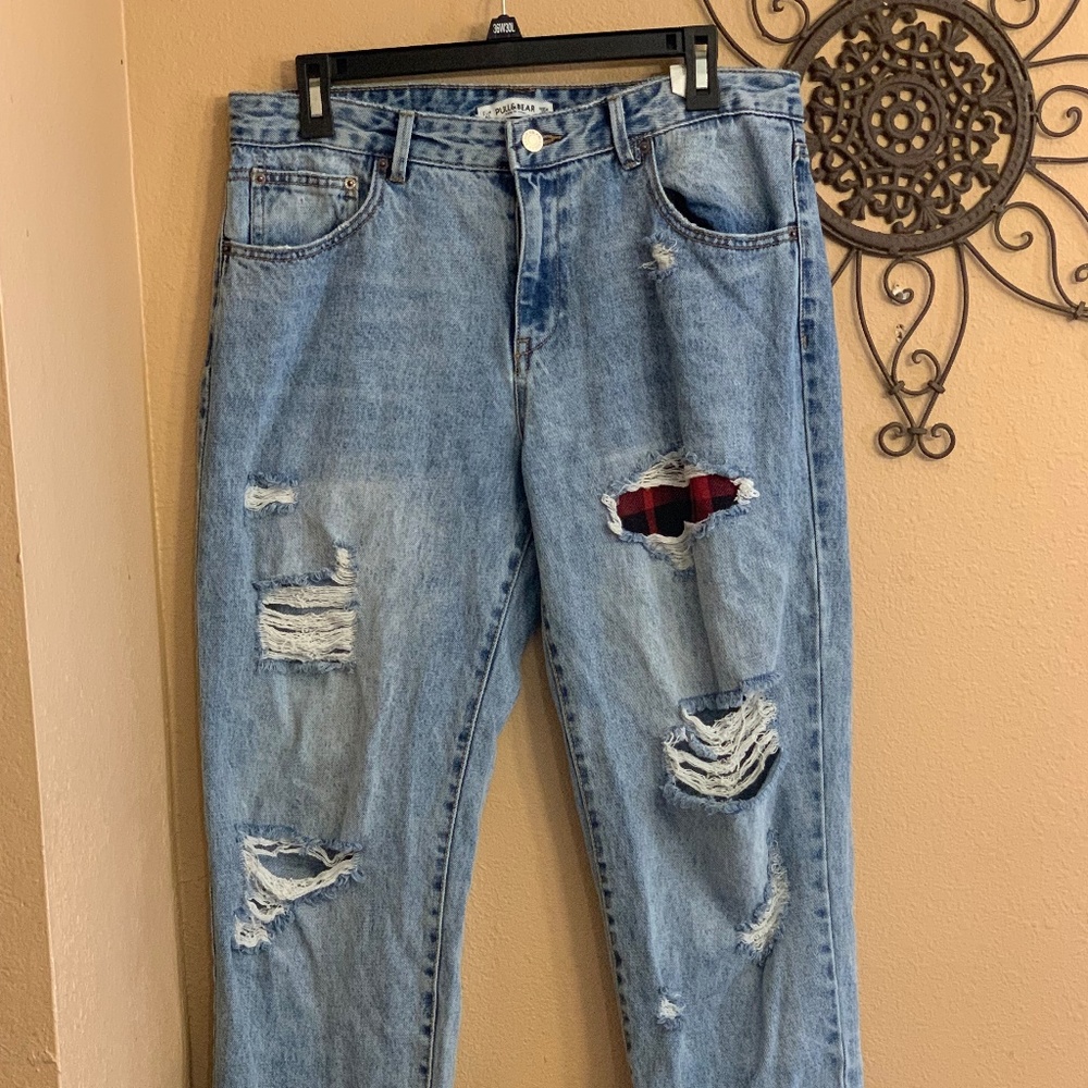 Pull and Bear ripped Boyfriend jeans